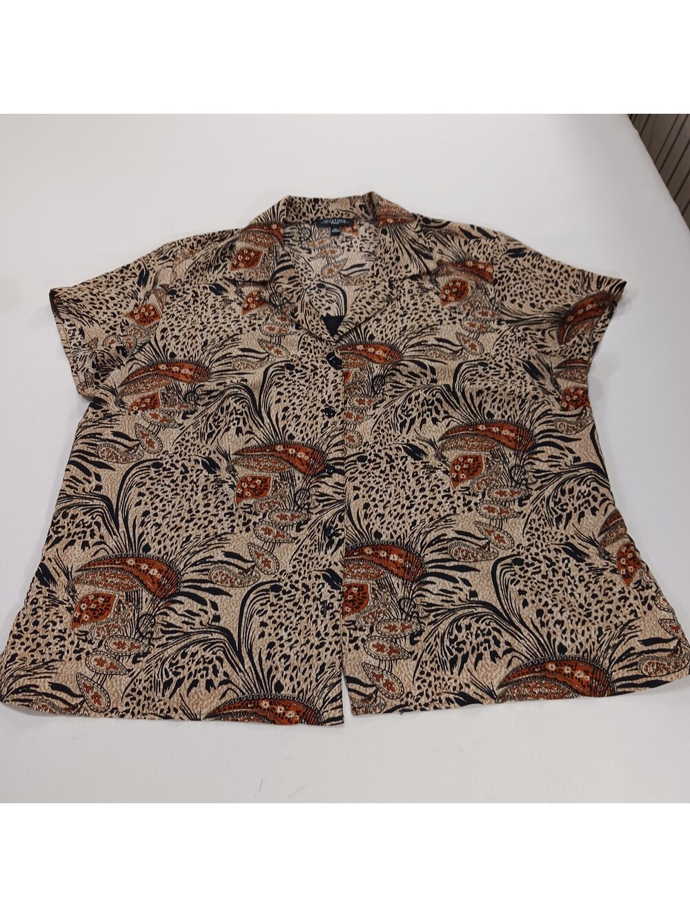 Notations Women's Tan/Beige Paisley Print Short Sleeve Button-Up Shirt Size 2X